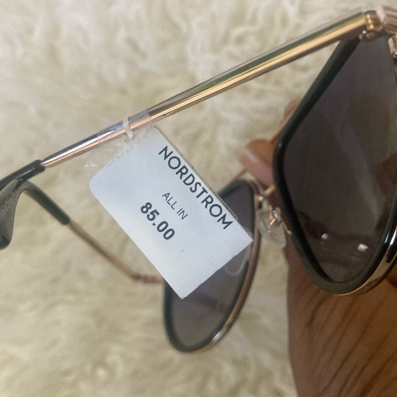 Quay Sunglasses - Picture 4 of 6